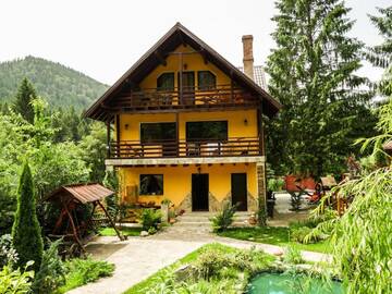 Фото номера Дом с 3 спальнями Дома для отпуска Atelierul Zanei Holiday Home г. Schitu-Tarcău 78